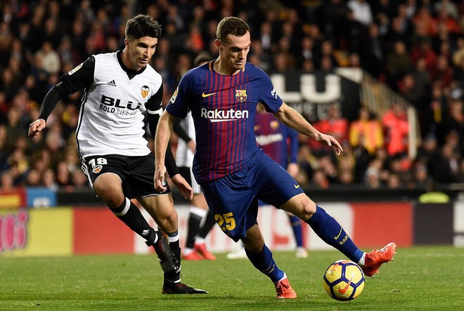 Messi bị tước bàn thắng hợp lệ, Barca chia điểm trên sân của Valencia - Ảnh 4.