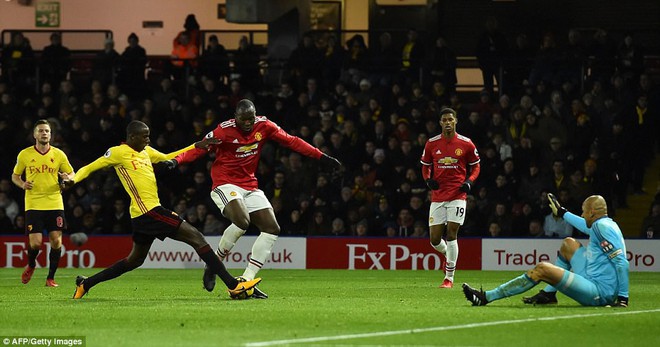 Mourinho tiết lộ lý do Lukaku sa sút phong độ - Ảnh 1.