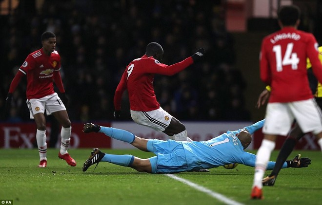 Mourinho tiết lộ lý do Lukaku sa sút phong độ - Ảnh 2.