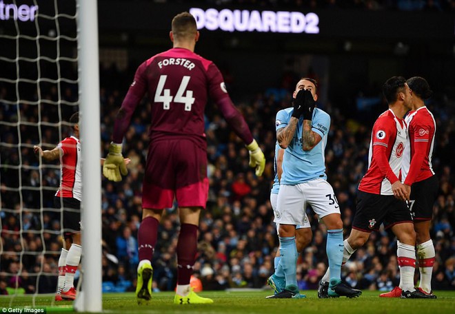 Man City thắng kịch tính phút bù giờ, lại hơn Man Utd 8 điểm - Ảnh 5.