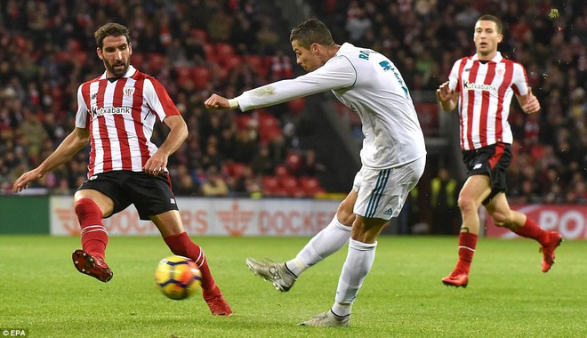 Hiệp sĩ Ramos nhận thẻ đỏ trong trận h&ograve;a thất vọng của Real Madrid - Ảnh 6.