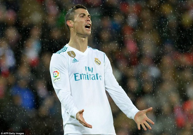 Hiệp sĩ Ramos nhận thẻ đỏ trong trận hòa thất vọng của Real Madrid - Ảnh 7.