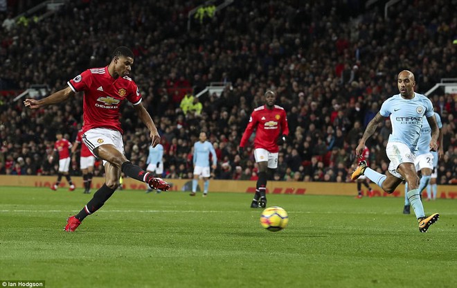 Man City hơn Man Utd tới 11 điểm, đi vào lịch sử Ngoại hạng Anh - Ảnh 7.