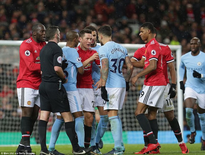 Jose Mourinho: Im hết đi. Các người chưa vô địch đâu - Ảnh 2.