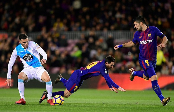 Messi sút hỏng phạt đền trong chiến thắng 4 sao của Barca - Ảnh 6.