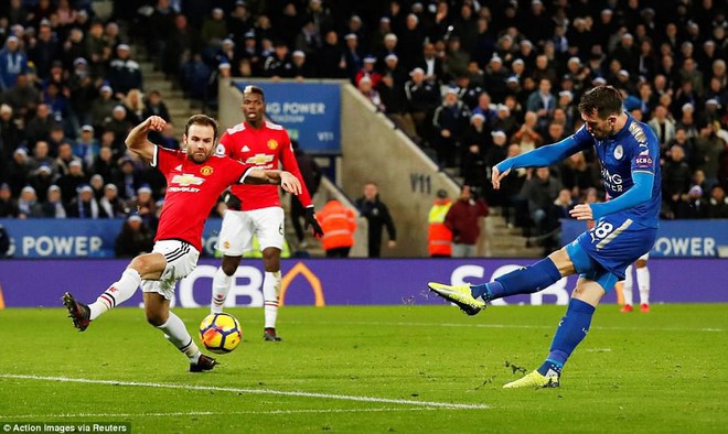 Man Utd k&eacute;m Man City tới 13 điểm, Mourinho đ&atilde; bu&ocirc;ng s&uacute;ng đầu h&agrave;ng hay chưa? - Ảnh 3.