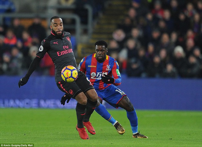 HLV Wenger c&acirc;n bằng kỷ lục đ&aacute;ng nể của Sir Alex Ferguson - Ảnh 5.