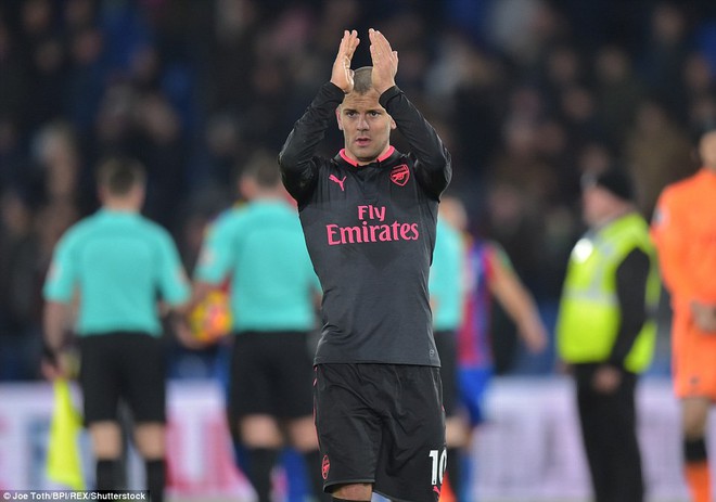 HLV Wenger c&acirc;n bằng kỷ lục đ&aacute;ng nể của Sir Alex Ferguson - Ảnh 13.