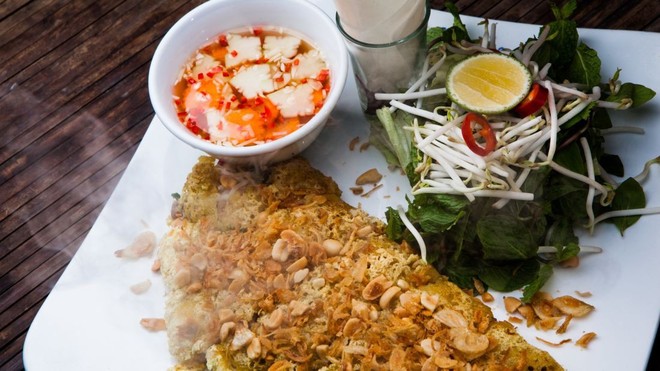 Bất ngờ với hình ảnh món ăn đường phố Hà Nội khi được phục vụ trong nhà hàng sang trọng - Ảnh 7.