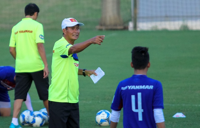 HLV Mai Đức Chung chỉ ra điểm khác biệt giữa đội tuyển Việt Nam và Campuchia - Ảnh 2.