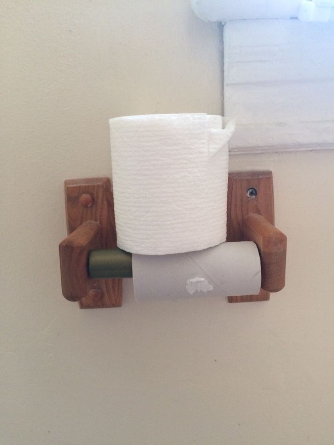 15 cảnh ngang tr&aacute;i chỉ c&oacute; thể t&igrave;m thấy trong toilet - Ảnh 5.