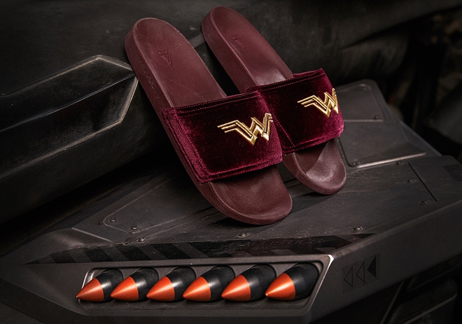 C&oacute; l&agrave; fan của c&aacute;c si&ecirc;u anh h&ugrave;ng hay kh&ocirc;ng, bạn cũng sẽ kết bộ sưu tập Puma x Justice League si&ecirc;u chất n&agrave;y - Ảnh 9.
