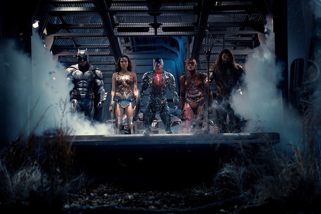Justice League: Bom tấn điện ảnh hay chỉ l&agrave; tr&ograve; đ&ugrave;a con n&iacute;t? - Ảnh 5.