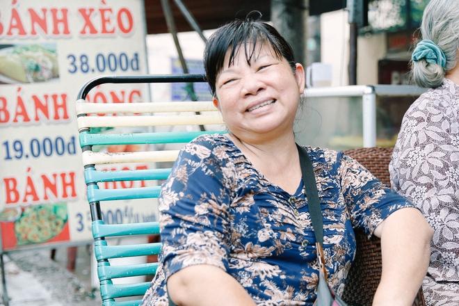 Quán bánh xèo văn nghệ với cô chủ có giọng ca ngọt lịm khiến bao thực khách Sài Gòn say mê - Ảnh 2.