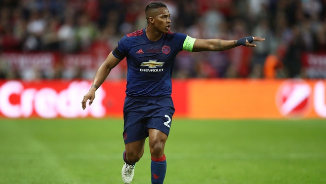 Antonio Valencia: Từ cậu bé bán ve chai tới linh hồn “Quỷ đỏ” - Ảnh 8.