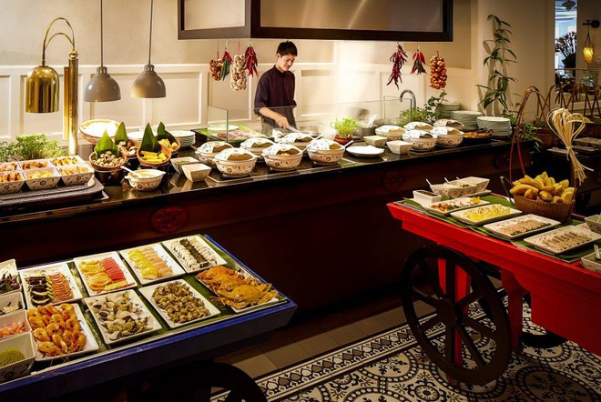 Bất ngờ với hình ảnh món ăn đường phố Hà Nội khi được phục vụ trong nhà hàng sang trọng - Ảnh 9.