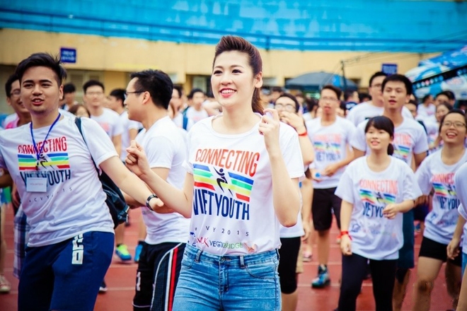 Mùa hè bùng nổ với giải chạy sắc màu Run for Charity - Connecting Vietyouth 2017 - Ảnh 6.