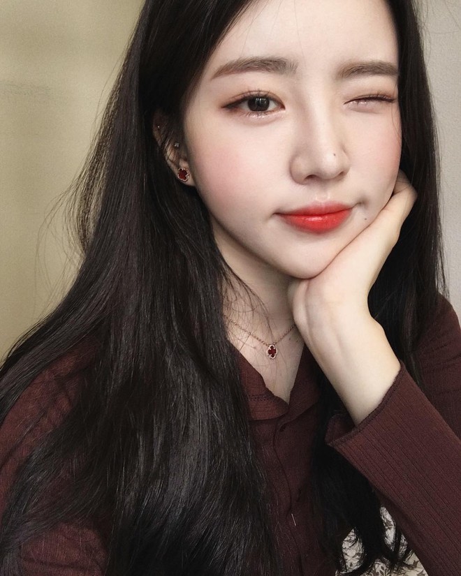 Không phải beauty blogger nhưng 5 hot girl Hàn này vẫn được hội mê làm đẹp săn đón vì makeup cực long lanh - Ảnh 6.