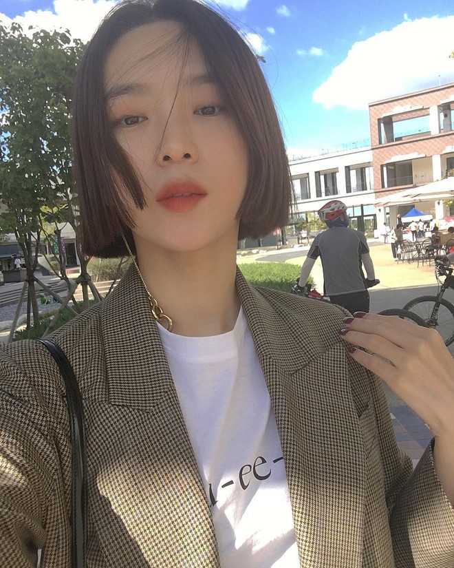 Không phải beauty blogger nhưng 5 hot girl Hàn này vẫn được hội mê làm đẹp săn đón vì makeup cực long lanh - Ảnh 27.