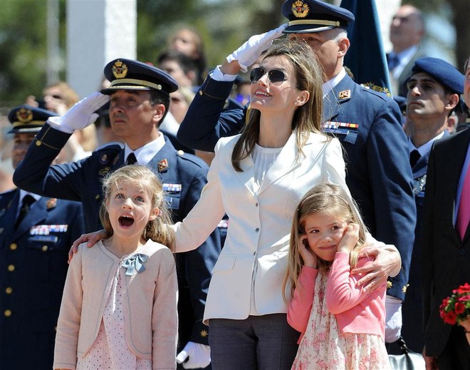 Las 2 encantadoras princesitas de la Familia Real Española ahora están muy guapas - Foto 26.