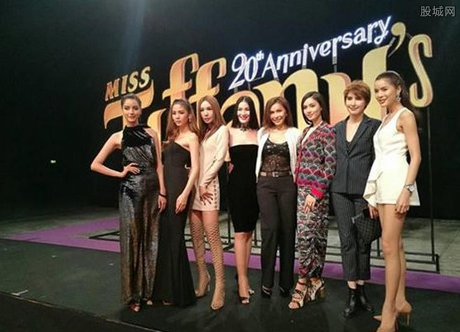 D&agrave;n mỹ nh&acirc;n xinh như mộng trong cuộc thi người đẹp chuyển giới Th&aacute;i Lan - Ảnh 8.