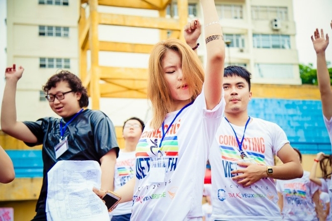 Mùa hè bùng nổ với giải chạy sắc màu Run for Charity - Connecting Vietyouth 2017 - Ảnh 5.