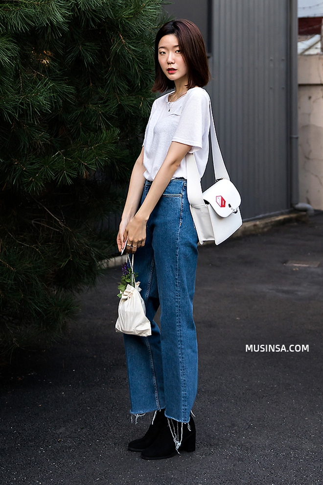 &Aacute;o ph&ocirc;ng, quần jeans, layering - 3 yếu tố đinh trong c&aacute;ch mix đồ chớm thu của giới trẻ H&agrave;n - Ảnh 7.