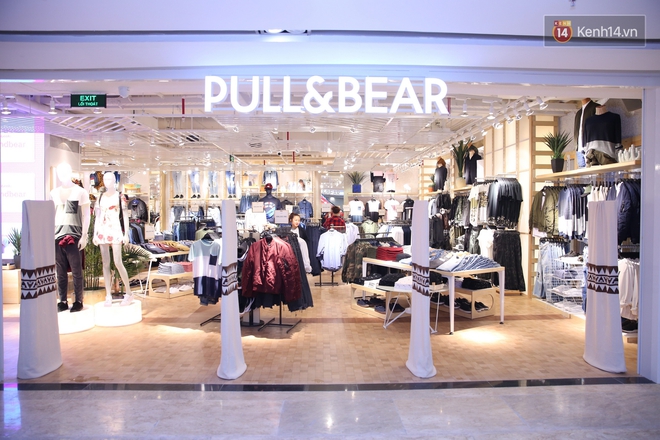 Pull&Bear Việt Nam: Giá Rẻ Hơn Thái Lan, Áo Phông Giá Từ 299.000 Đồng, Quần  Jeans Từ 699.000 Đồng