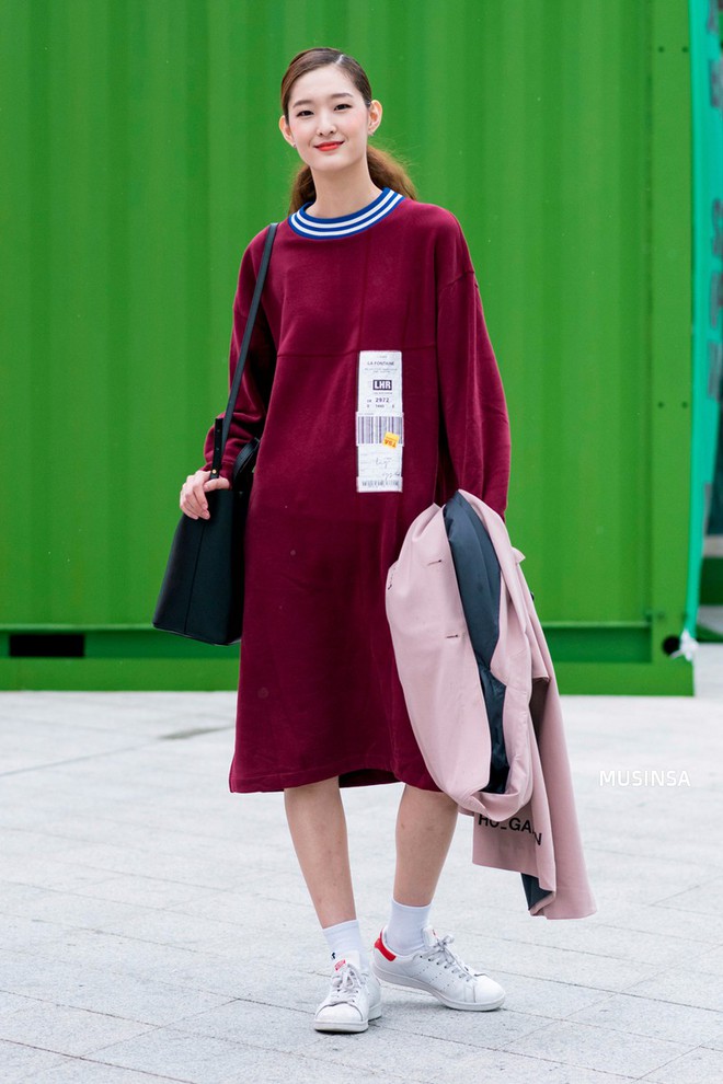 Ngắm street style màu mè nhưng chất lừ của giới trẻ Hàn, bạn sẽ học được chân kinh mặc đơn giản mà vẫn đẹp mê ly - Ảnh 7.