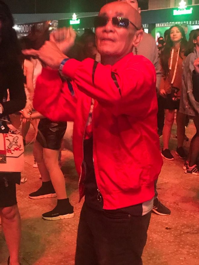 Bắt gặp Đường Tăng v&agrave; một số nh&acirc;n vật nổi tiếng quẩy hết m&igrave;nh trong show của Tiesto ở Mỹ Đ&igrave;nh - Ảnh 15.