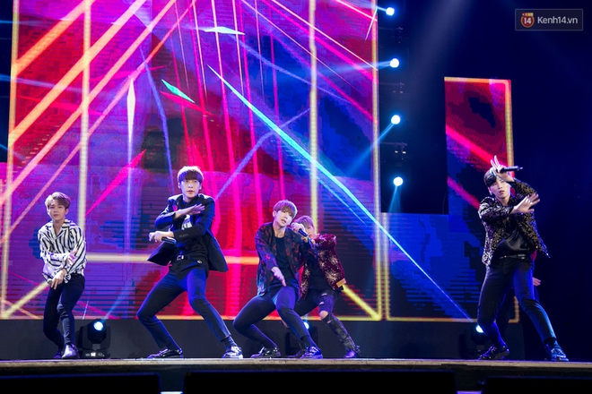 Sơn Tùng M-TP cùng dàn sao Vpop bắt tay khuấy động sân khấu đại nhạc hội mùa hè - Ảnh 14.