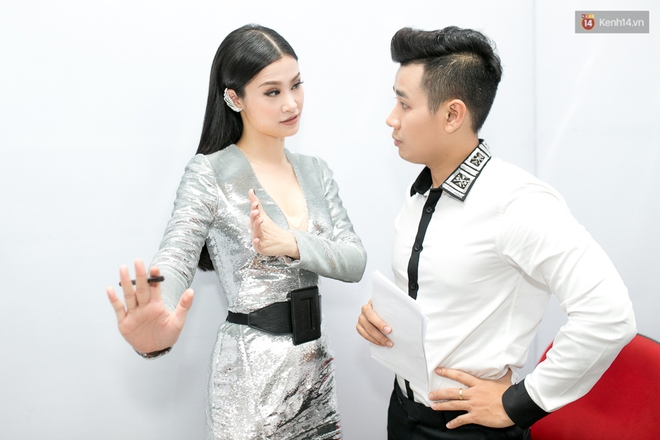 Hoài Lâm cùng bạn gái bất ngờ xuất hiện tại buổi ghi hình Chung kết 1 The Voice - Ảnh 20.