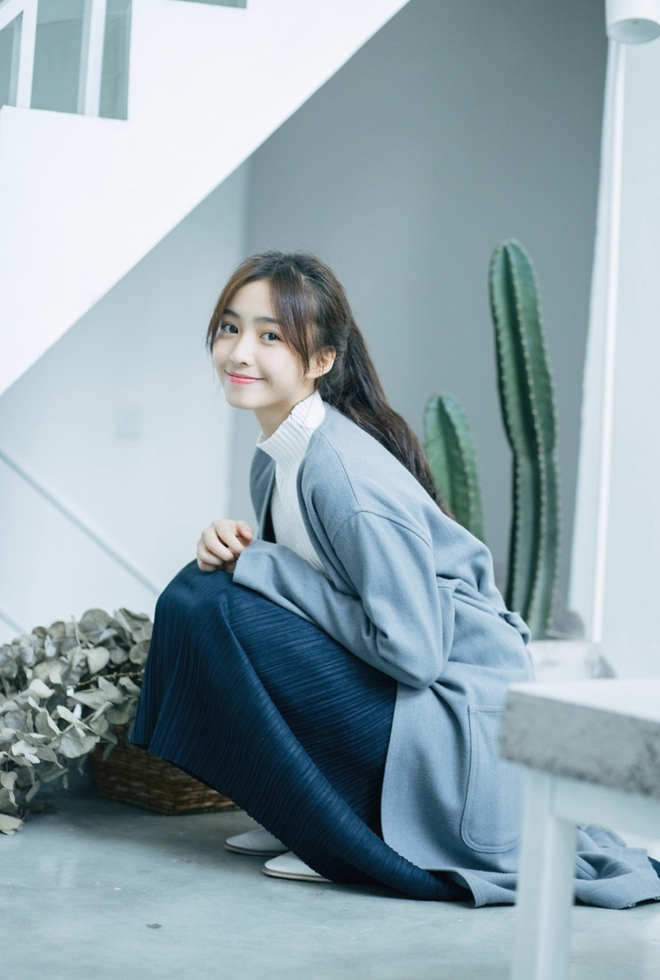 Nhan sắc kh&ocirc;ng thể ngọt ng&agrave;o hơn của hot girl triệu fan đến từ Trung Quốc - Ảnh 9.