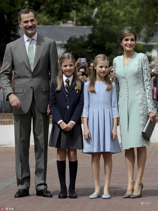 Las 2 encantadoras princesitas de la Familia Real Española ahora están muy guapas - Foto 1.