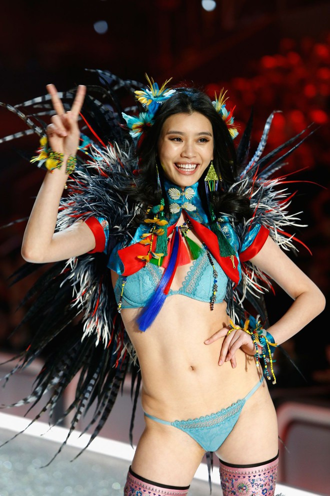 10 th&ocirc;ng tin đắt gi&aacute; nhất về Victorias Secret Fashion Show 2017 m&agrave; bạn kh&ocirc;ng thể bỏ qua - Ảnh 19.