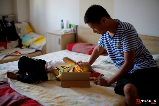 Nhật ký phiêu bạt ở Bắc Kinh của trẻ em mắc bệnh ung thư phải ở trong những căn nhà chật chội, kiếm tìm hy vọng sống - Ảnh 5.