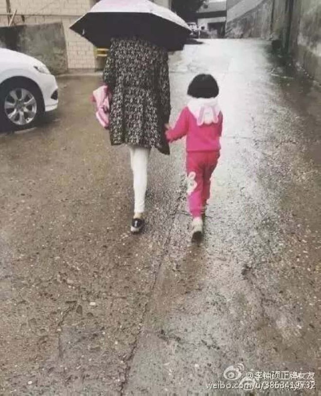 Nỗi hậm hực của 21 em b&eacute; được bố mẹ nhặt ở b&atilde;i r&aacute;c về nu&ocirc;i - Ảnh 15.