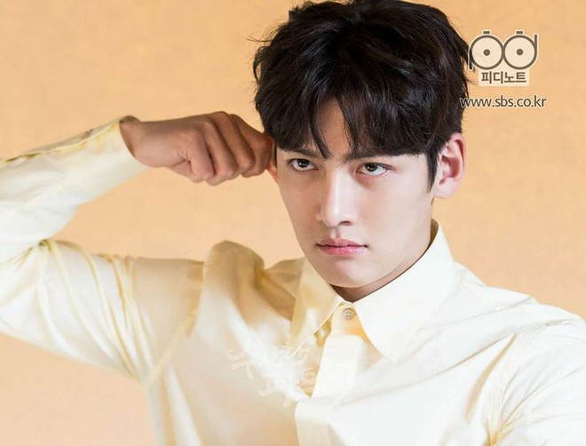 Có ai như Ji Chang Wook: Cạo đầu nhập ngũ vẫn trở thành hiện tượng vì quá... điển trai - Ảnh 12.
