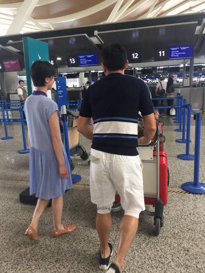 Vợ chồng Lưu Thi Thi - Ngô Kỳ Long tay trong tay đi du lịch hâm nóng tình cảm - Ảnh 4.