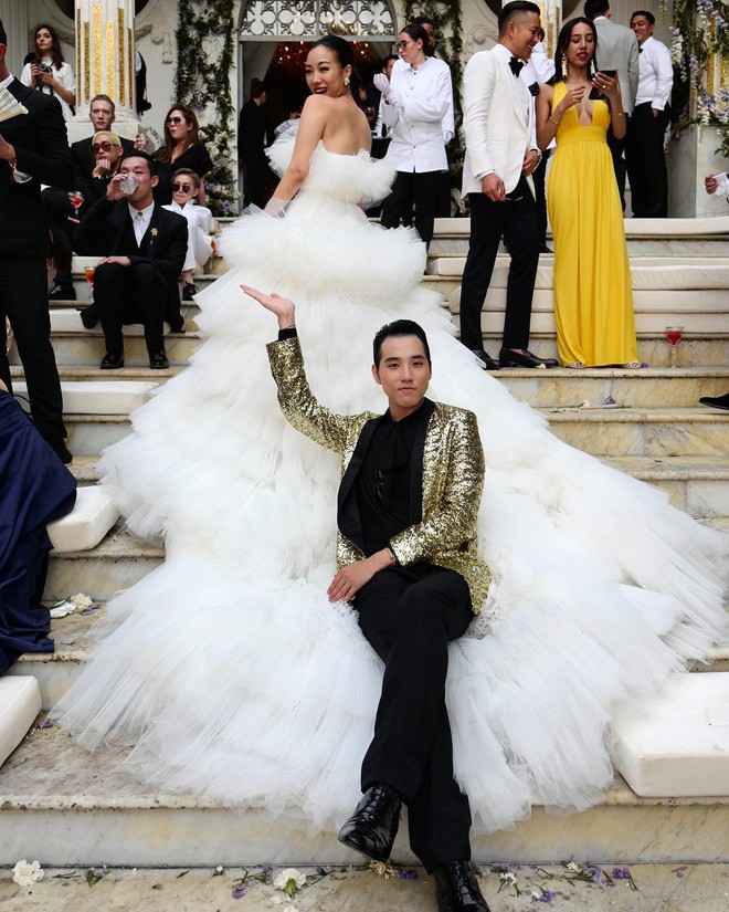 Váy cưới bồng bềnh như mây trắng của fashionista Hong Kong khiến bạn phải  thốt lên: Liệu đây có phải mơ?