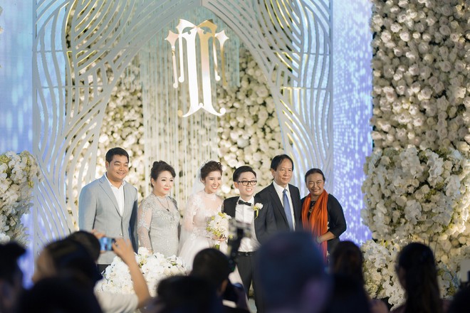 Chi&ecirc;m ngưỡng vẻ đẹp n&agrave;ng d&acirc;u S&agrave;i th&agrave;nh trong thiết kế mới của Calla Bridal - Ảnh 9.