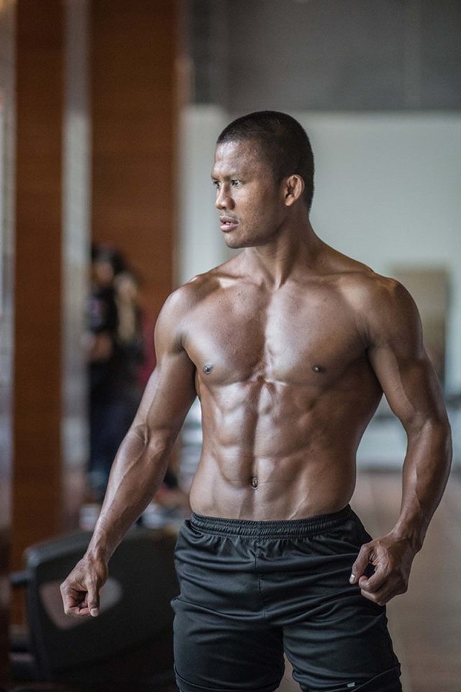 Th&aacute;nh Muay Buakaw cuồn cuộn body 6 m&uacute;i trước ng&agrave;y đại chiến ở Trung Quốc - Ảnh 9.