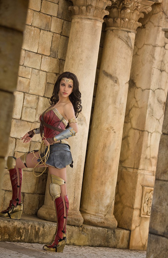 Cô gái Philippines có màn cosplay thành Wonder Woman xuất sắc không thua bản gốc - Ảnh 12.