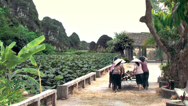 “Thương nhớ ở ai” tập 3: Vì mê hoặc trai làng nên Nương bị đuổi ra rìa làng để ở - Ảnh 8.