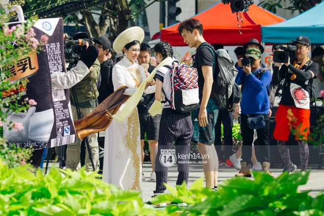 Fan truy tìm danh tính người đẹp Việt chụp hình sánh vai bên Trịnh Nguyên Sướng - Ảnh 11.