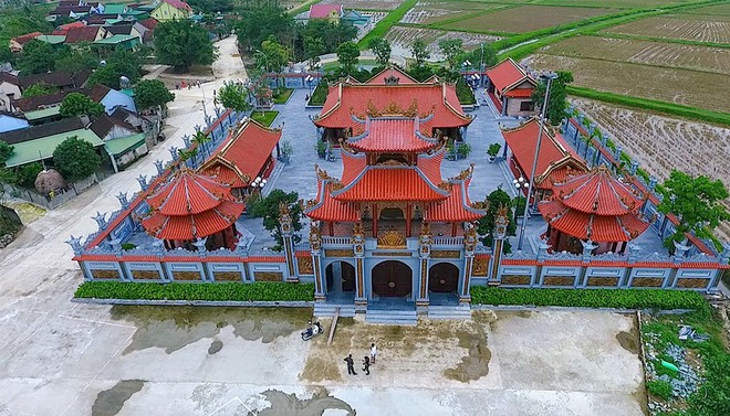 Chùm ảnh: Cận cảnh khu nhà thờ họ 100 tỷ với nhiều vật dụng dát vàng ở Nghệ An - Ảnh 11.
