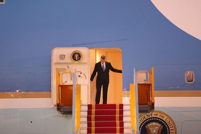 Tổng thống Mỹ Donald Trump đến Hà Nội, an ninh thắt chặt ở các tuyến phố trung tâm - Ảnh 11.
