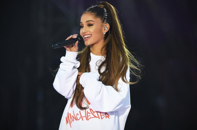 Đ&acirc;y ch&iacute;nh x&aacute;c l&agrave; 3 thứ lu&ocirc;n c&oacute; trong tủ đồ của Ariana Grande - Ảnh 3.