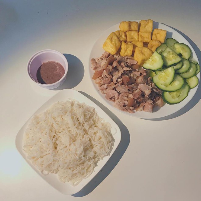 Chị em ơi v&agrave;o m&agrave; xem người đ&atilde; đẹp trai to cao c&ograve;n biết nấu đủ thứ đặc sản đ&acirc;y n&agrave;y - Ảnh 14.