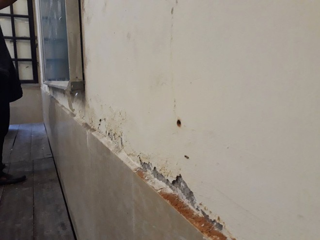 B&ecirc;n trong trường học vợ NS Xu&acirc;n Bắc tố học sinh phải k&ecirc; d&eacute;p, lấy ghế ngo&agrave;i b&atilde;i phế thải để ngồi - Ảnh 8.